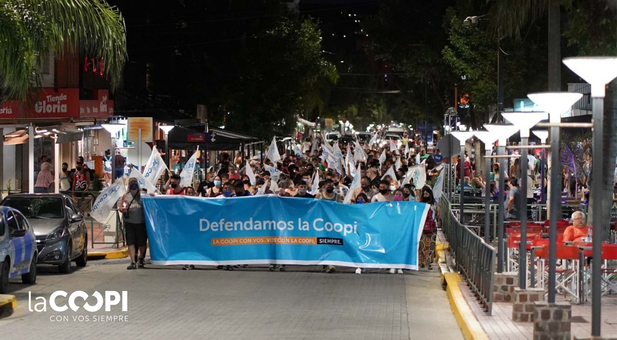 Vecinos de Villa Carlos Paz se manifestaron en defensa de la Cooperativa