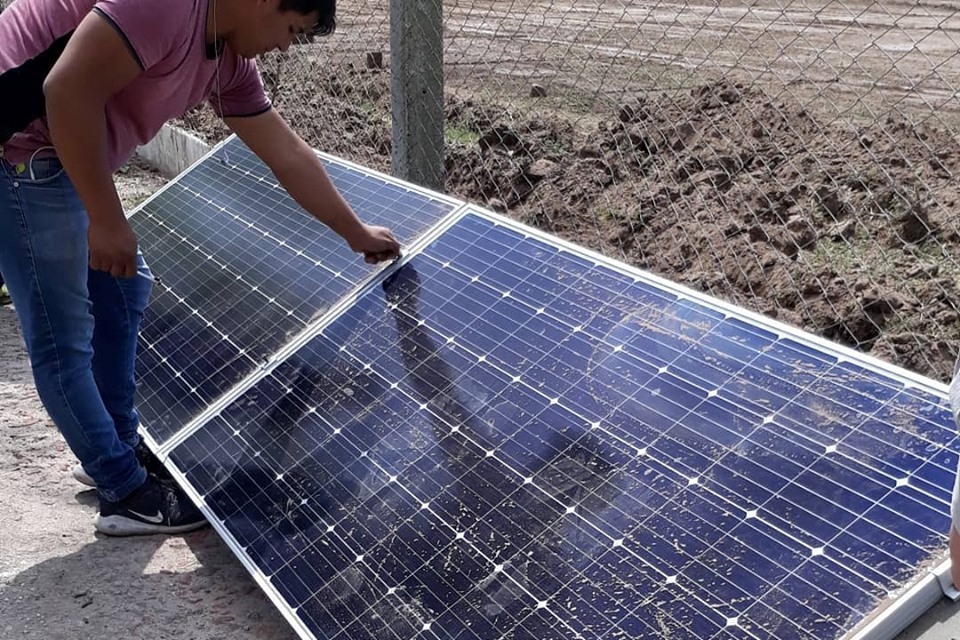 Comenzó la instalación de un parque solar comunitario en la Coop. de Luque