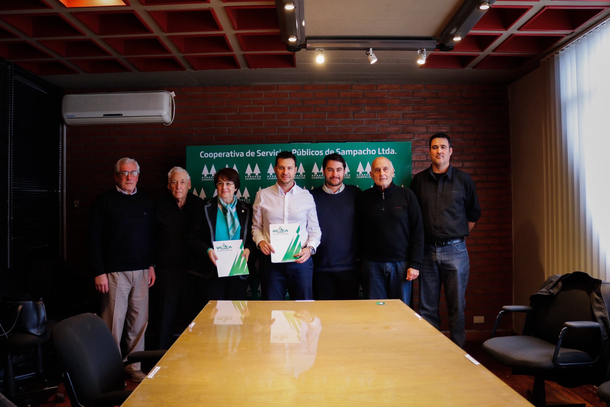 UCELCA y Sampacho sellan convenio de generación solar