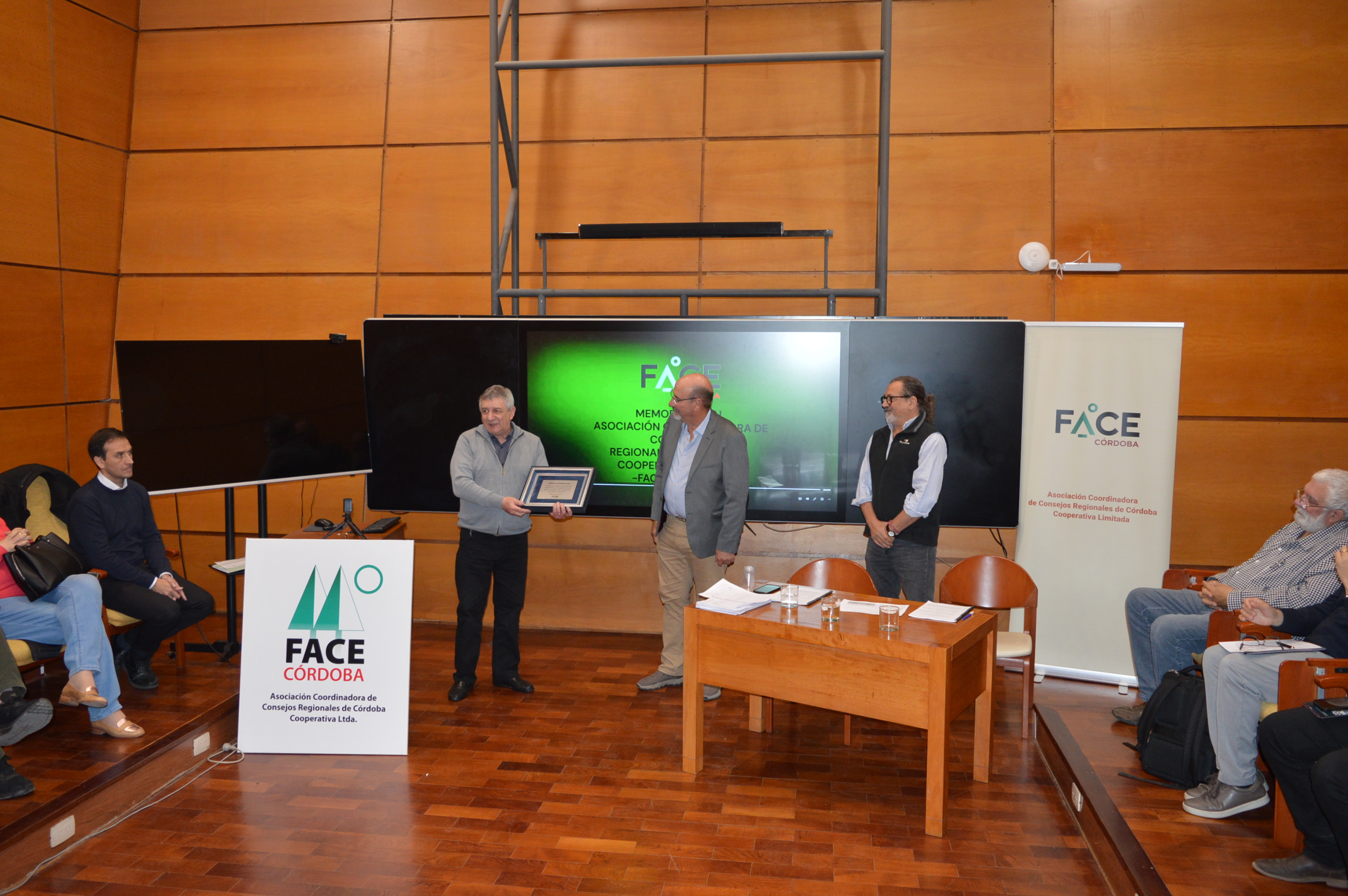 Distinciones honoríficas en la Asamblea Anual de FACE Córdoba